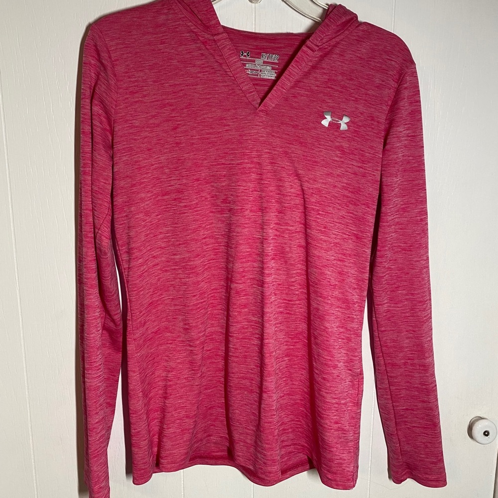 Under Armour XS hooded heat gear shirt